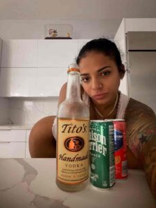 Mikayla Saravia Biography